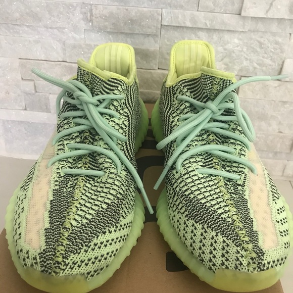 Yeezy Boost 350 V2 - Picture 5 of 6